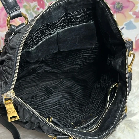 💯Authentic Prada Black Nylon Tessuto Gaufre Tote🍀